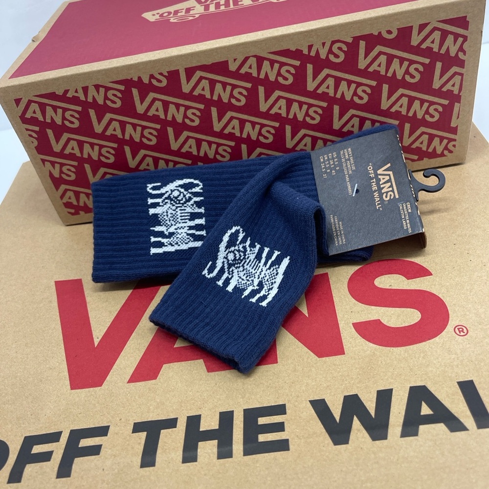 VANS "Off The Wall" socks
New with the tag authentic Vans socks (1 pair) - Picture 4 of 16